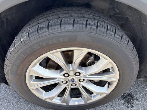 Used 2024 Ford Explorer Limited image 14