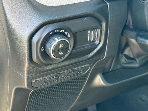 New 2025 Jeep Gladiator Sport image 25