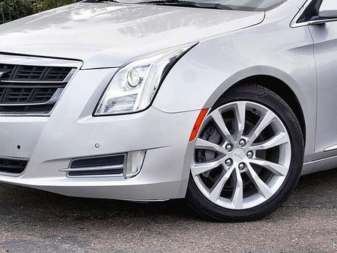 Used 2017 Cadillac XTS Luxury image 4
