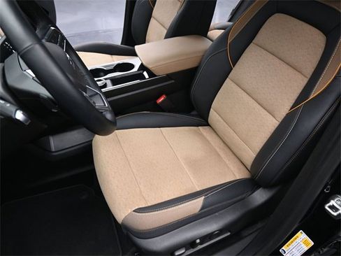 Used 2025 Chevrolet Equinox ACTIV w/ Safety and Technology Package image 20