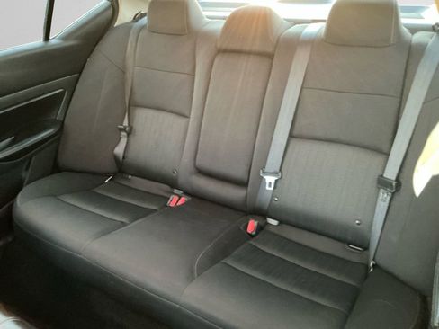 Used 2024 Nissan Altima 2.5 SV image 13