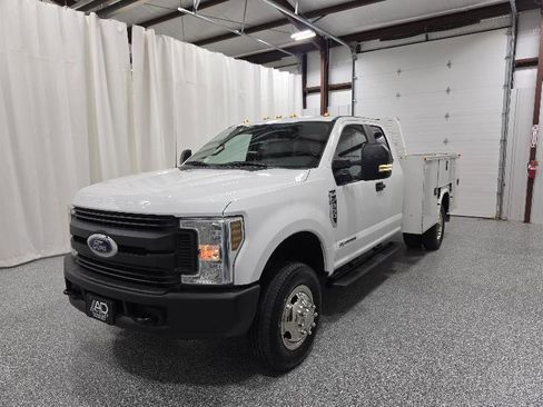 Used 2018 Ford F350 XL w/ Power Equipment Group image 2