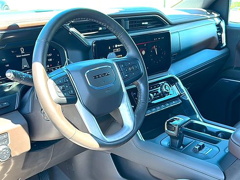 Used 2024 GMC Sierra 1500 Denali w/ Denali Reserve Package AWD/4WD image 12