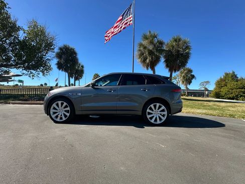 Used 2018 Jaguar F-PACE R-Sport image 49