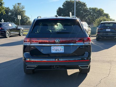 Certified 2026 Volkswagen Atlas SE w/ Panoramic Sunroof Package AWD/4WD image 9