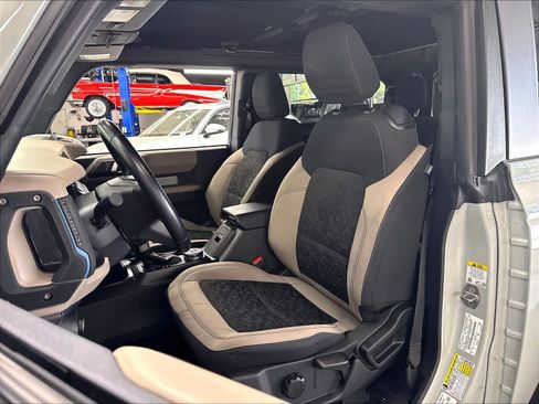 Used 2022 Ford Bronco Wildtrak AWD/4WD image 23