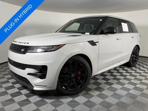 Used 2025 Land Rover Range Rover Sport Dynamic SE AWD/4WD image 1