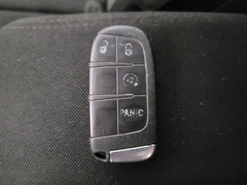 Used 2016 Jeep Renegade Sport w/ Power & Air Group FWD image 32