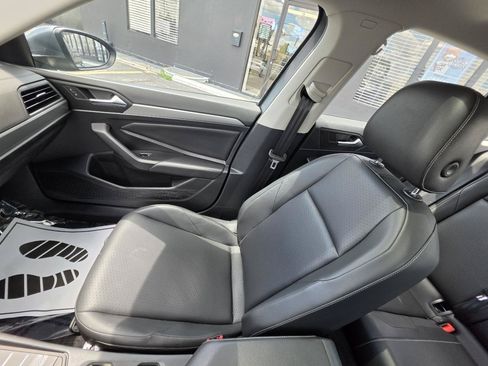 Used 2019 Volkswagen Jetta SE FWD image 30
