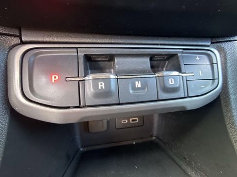 Certified 2023 GMC Acadia AT4 w/ Preferred Package image 21