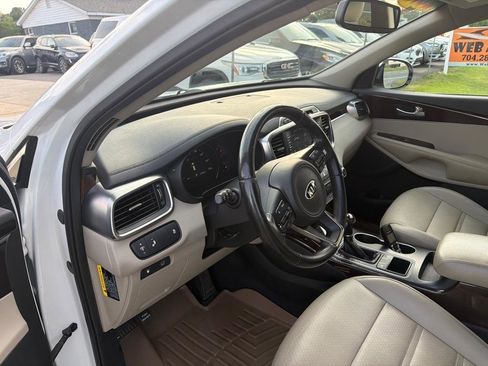 Used 2018 Kia Sorento EX FWD image 18