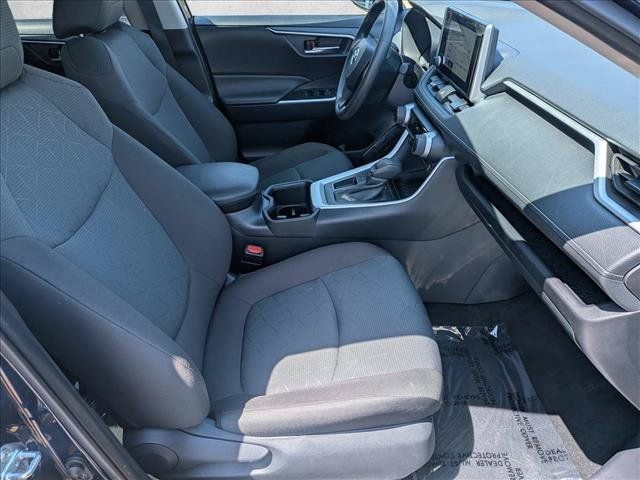 Used 2025 Toyota RAV4 XLE FWD image 26