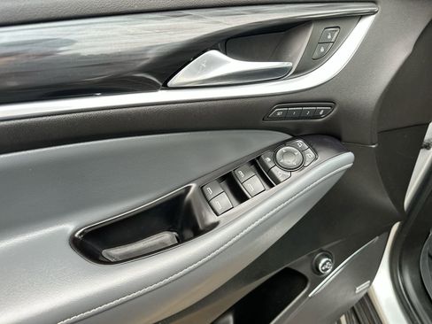 Used 2020 Buick Enclave Premium w/ LPO, Luxury Package image 13