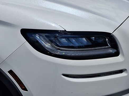 Used 2022 Lincoln Nautilus Reserve AWD/4WD image 9