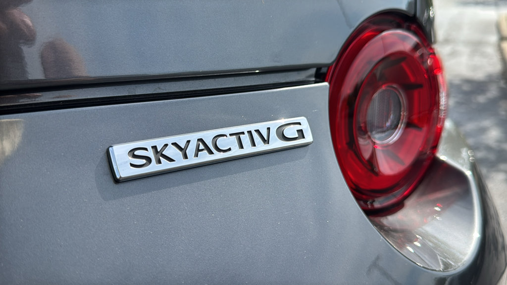 Used 2024 MAZDA MX-5 Miata Grand Touring RWD image 11