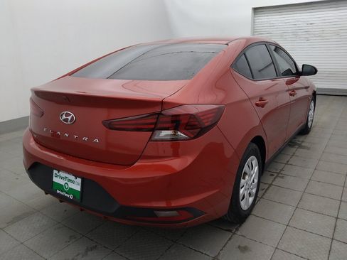 Used 2020 Hyundai Elantra SE FWD image 9