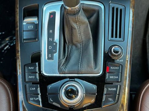 Used 2010 Audi A5 2.0T Premium Plus w/ Premium Plus Pkg image 19