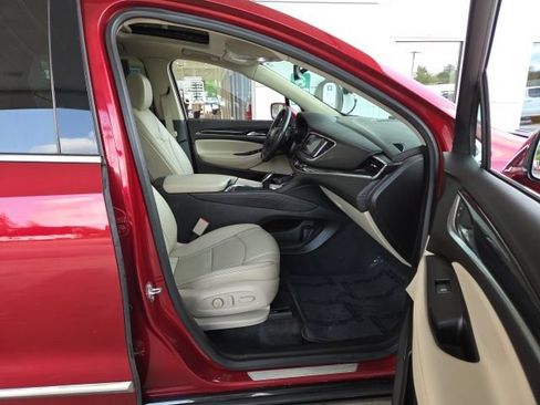 Used 2020 Buick Enclave Essence FWD image 47