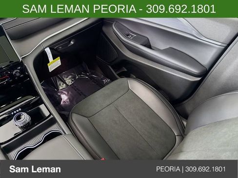 New 2025 Jeep Grand Cherokee Altitude image 23