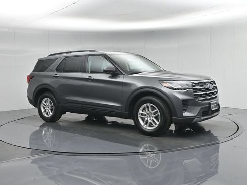 New 2026 Ford Explorer Active RWD image 24