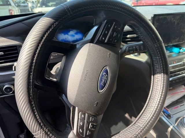 Used 2020 Ford Explorer XLT w/ Equipment Group 202A RWD image 14