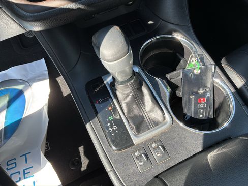 Used 2019 Toyota Highlander XLE FWD image 27