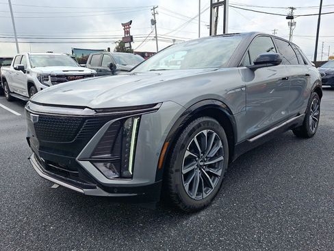 Used 2024 Cadillac Lyriq Sport w/ LPO, Floor Liner Package AWD/4WD image 3
