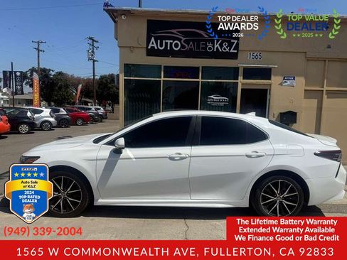 Used 2021 Toyota Camry SE FWD image 8