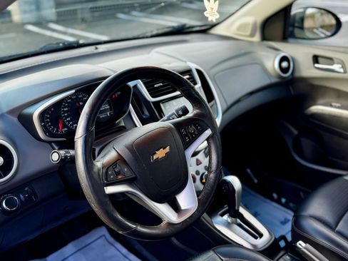 Used 2017 Chevrolet Sonic Premier image 7