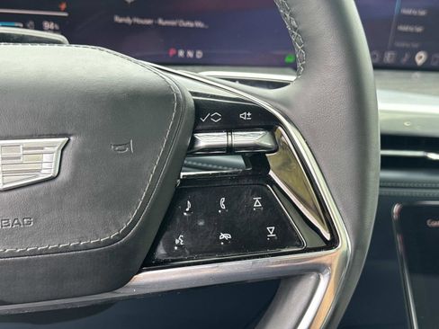 Certified 2025 Cadillac Escalade IQ Luxury 2 w/ LPO, Premium Carpet Package AWD/4WD image 30