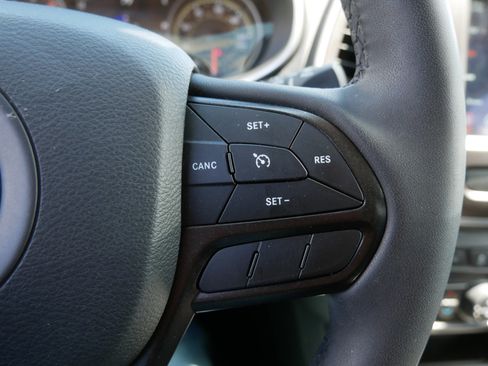 Used 2022 Jeep Cherokee Trailhawk AWD/4WD image 26