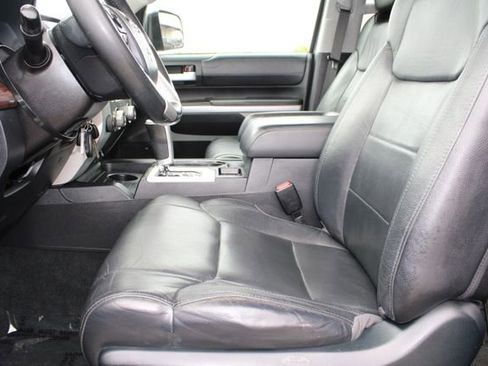 Used 2017 Toyota Tundra Limited w/ Limited Premium Package AWD/4WD image 36