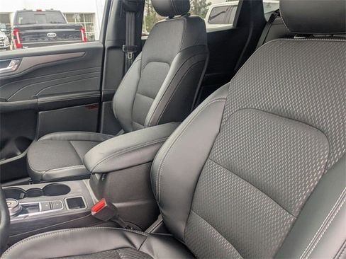 New 2026 Ford Escape SE FWD image 14