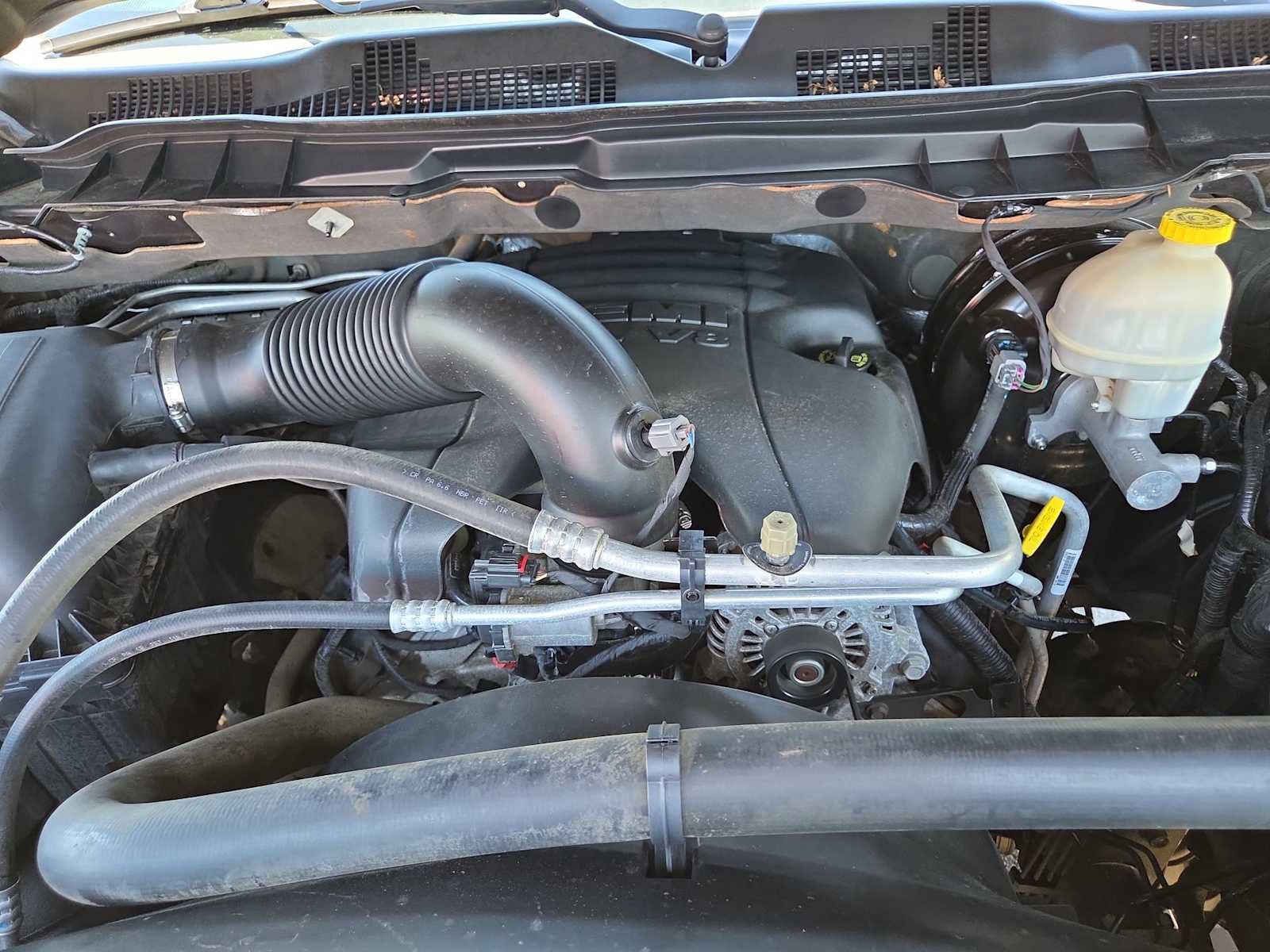 Used 2014 RAM 1500 Laramie AWD/4WD image 17