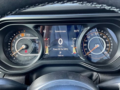 New 2025 Jeep Wrangler Unlimited Rubicon w/ Technology Group image 8