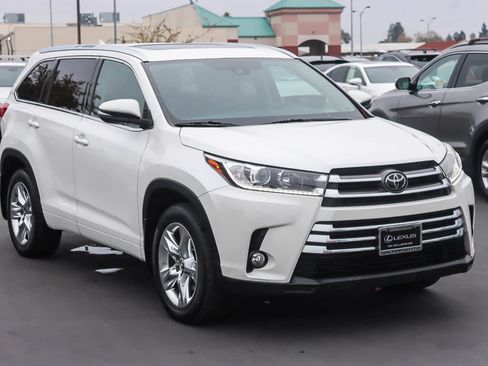 Used 2018 Toyota Highlander Limited image 5