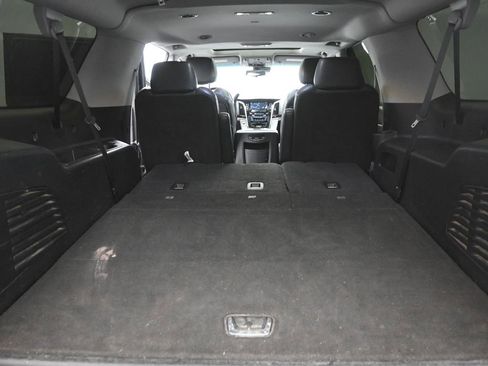 Used 2020 Cadillac Escalade ESV Luxury image 23