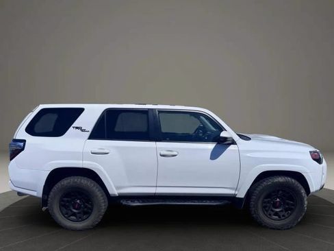Used 2018 Toyota 4Runner TRD Off-Road AWD/4WD image 6