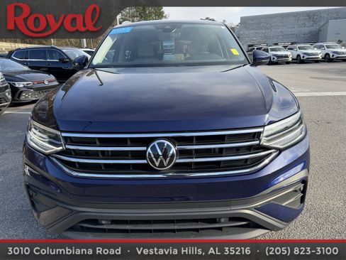 Certified 2023 Volkswagen Tiguan SE image 2
