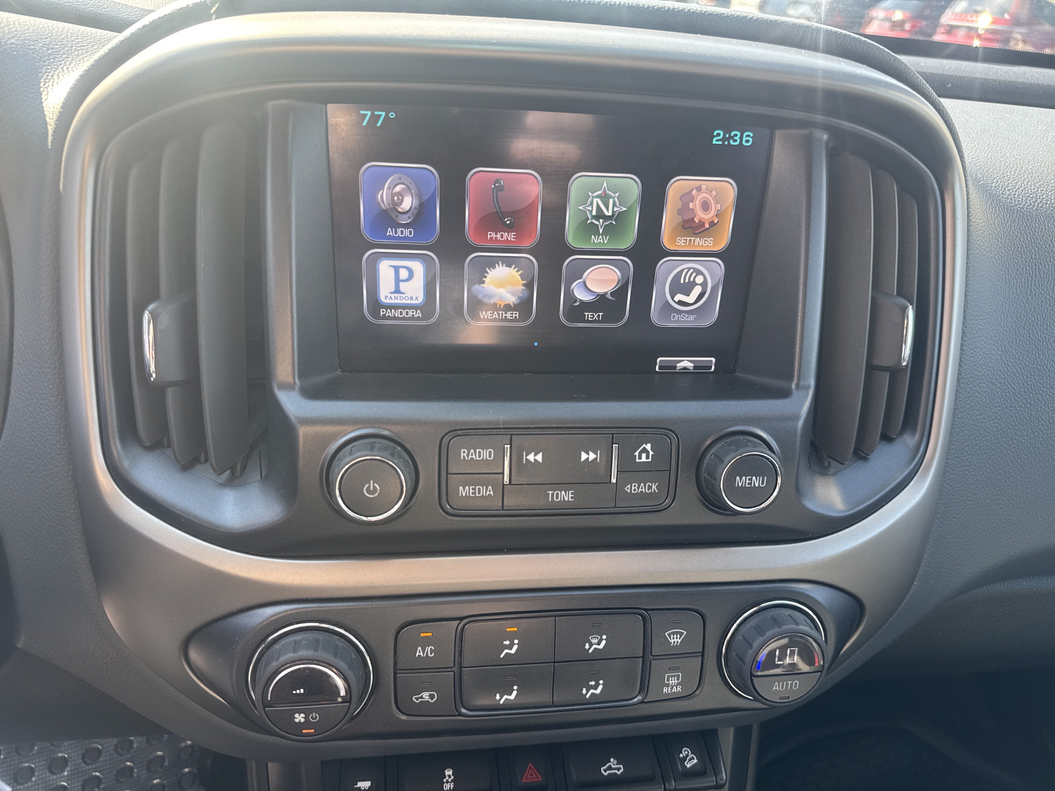 Used 2015 Chevrolet Colorado Z71 AWD/4WD image 23
