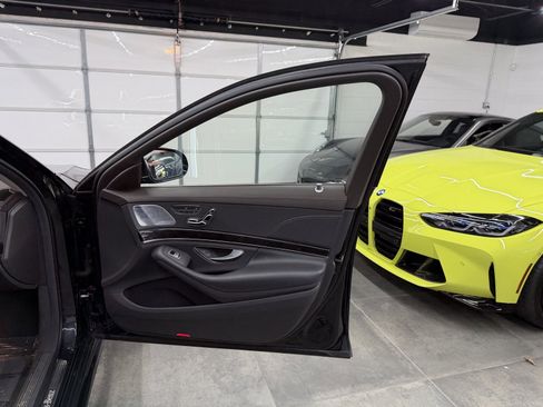 Used 2019 Mercedes-Benz S 560 4MATIC Sedan w/ AMG Line Exterior image 25