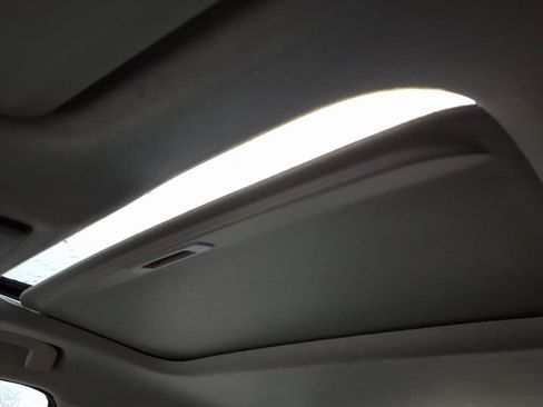 Used 2024 Nissan Sentra SR w/ SR Premium Package image 24