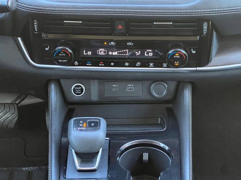 Used 2021 Nissan Rogue SL image 19