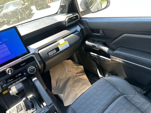 New 2026 Toyota 4Runner TRD Off-Road Premium AWD/4WD image 18