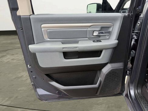 Used 2018 RAM 1500 Classic SLT AWD/4WD image 21