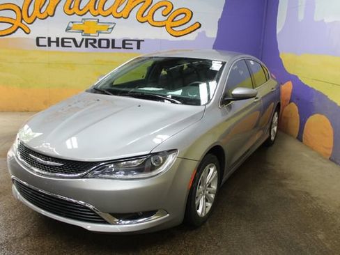 Used 2015 Chrysler 200 Limited w/ Comfort Group FWD image 4
