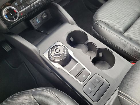 Used 2022 Ford Escape SEL w/ Technology Package AWD/4WD image 19