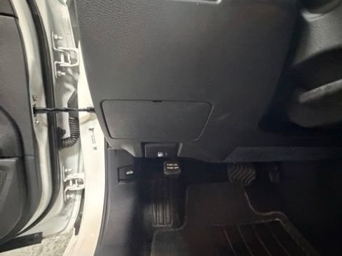 Used 2024 Nissan Altima 2.5 SR FWD image 19
