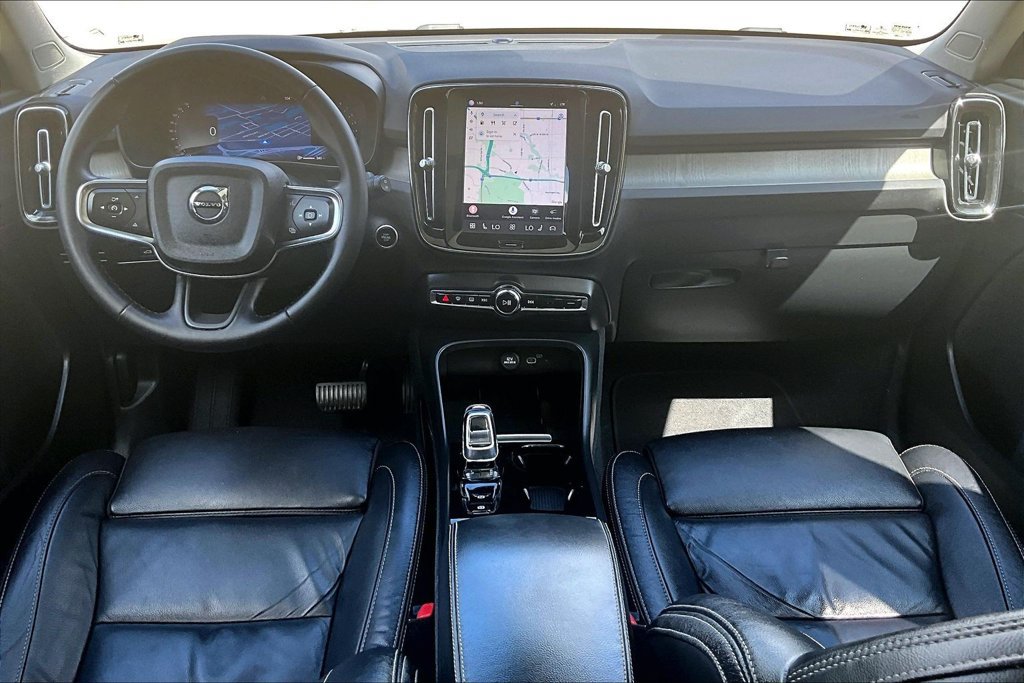 Used 2023 Volvo XC40 B5 Plus AWD/4WD image 20