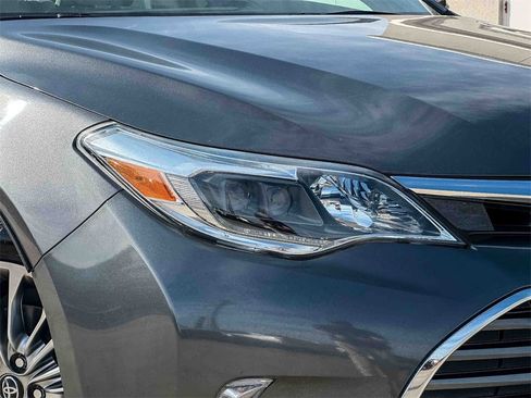 Used 2017 Toyota Avalon Limited image 10